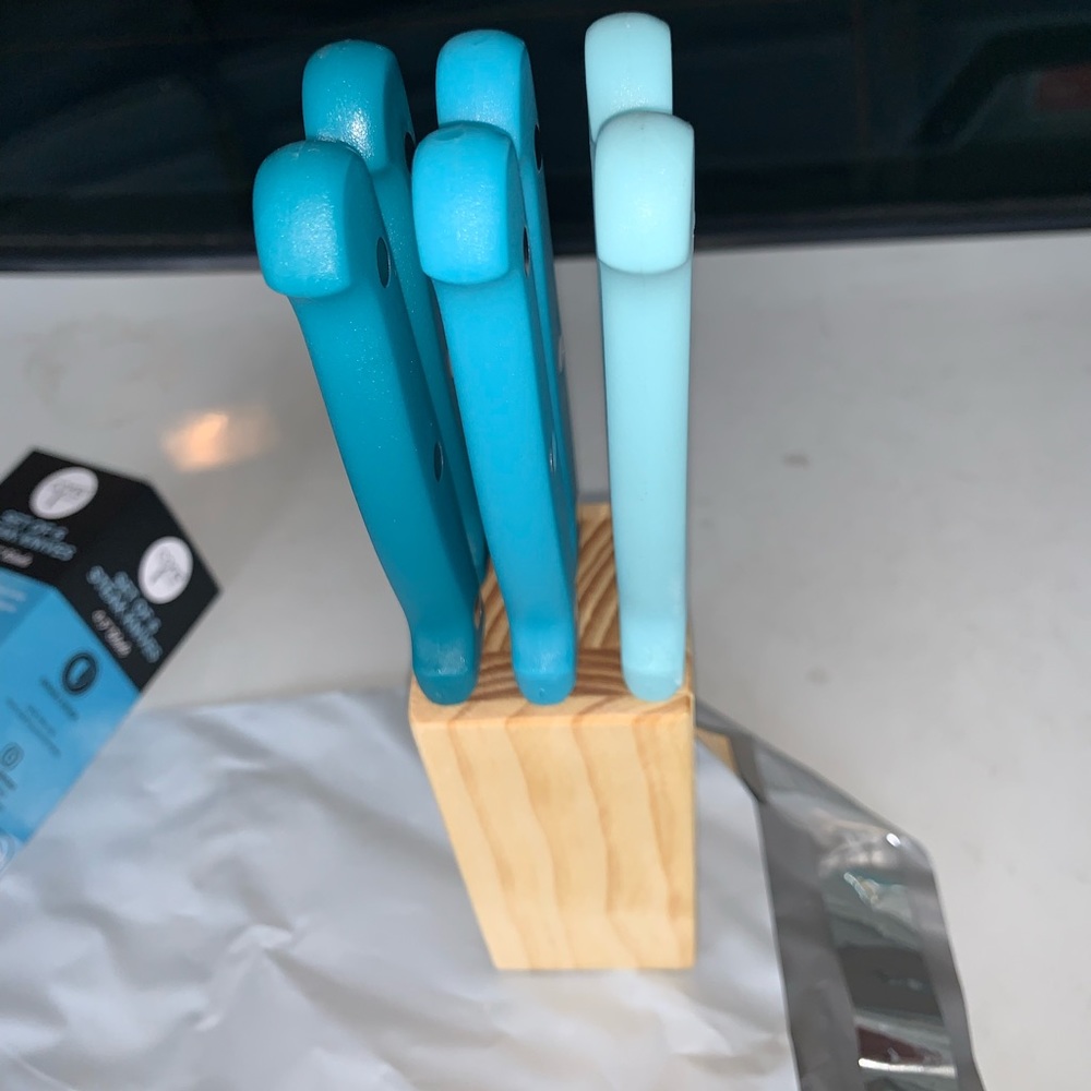 Core six steak knives with wooden block